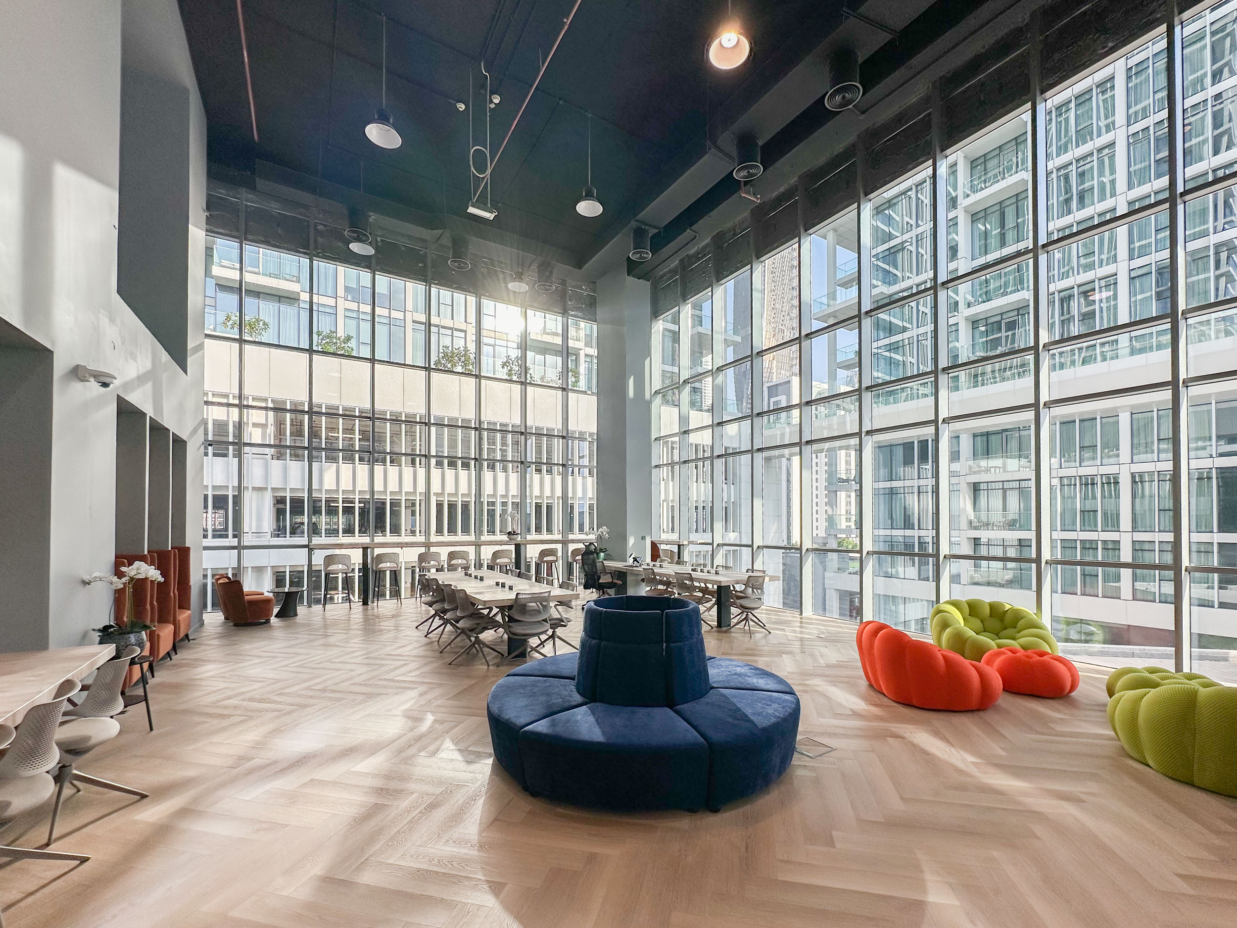 Coworking space à Al Quoz - Modern shared office spaces at Oh My Desk